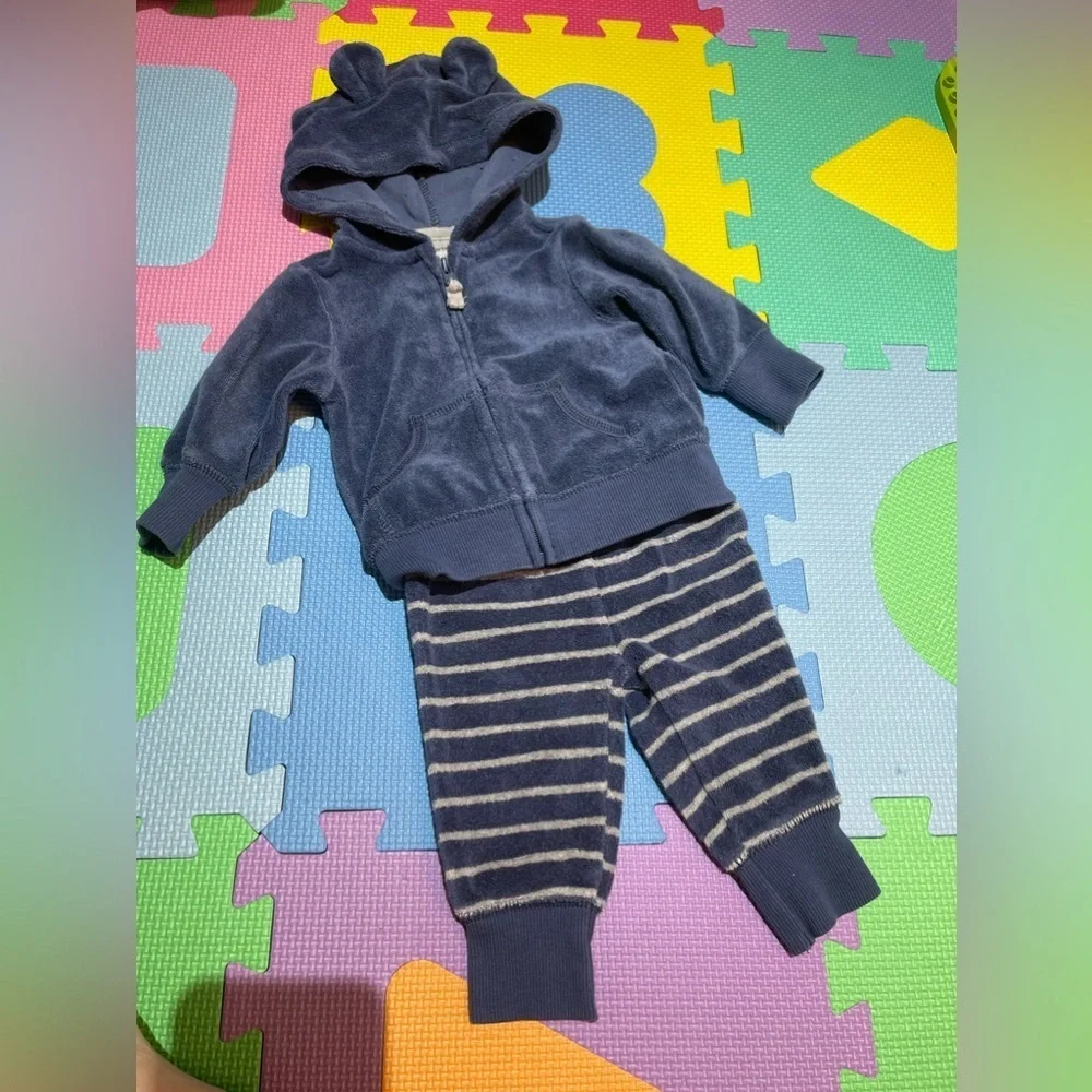 Carter’s matching set